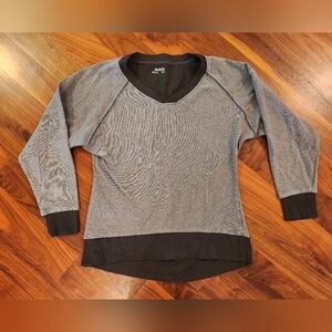 Columbia Women's Gray And Black V-Neck Sweatshirt